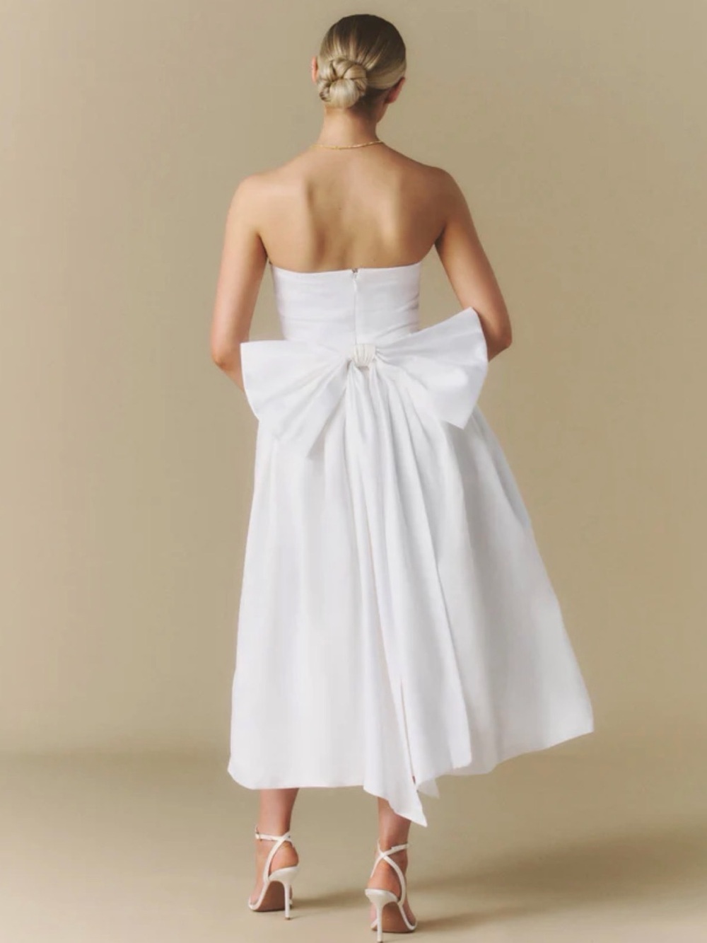 Elegant Strapless White Midi Dress with Decorative Back Bow